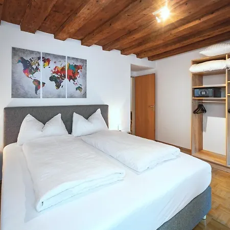 Basic Downtown Lejlighed *